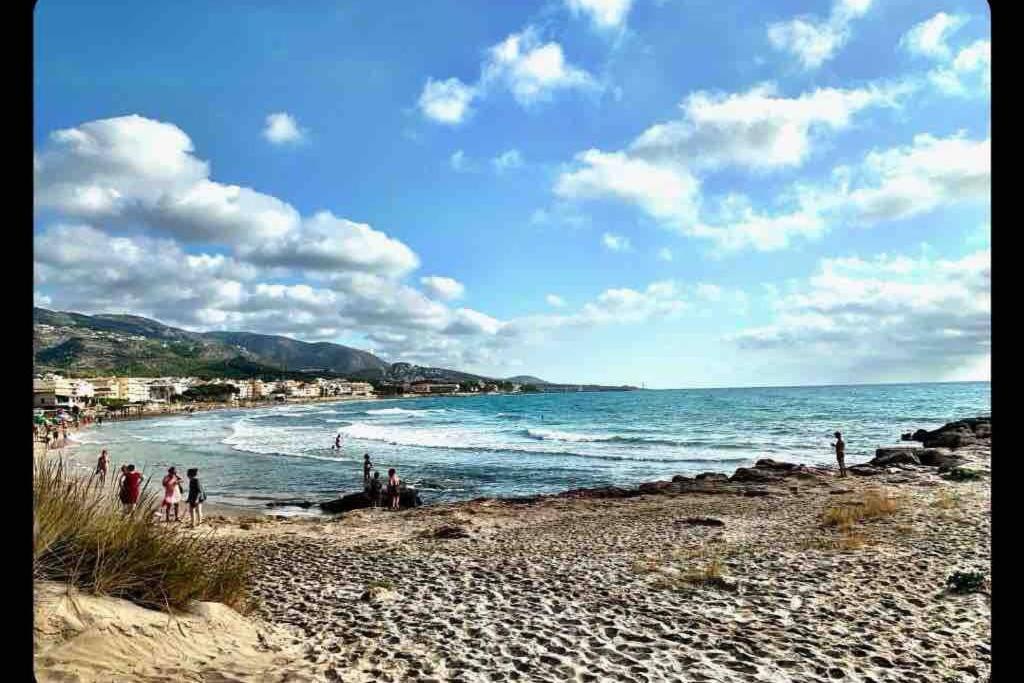 Neu Renoviertes Strandappartment Mit Meerblick Alcoceber ภายนอก รูปภาพ